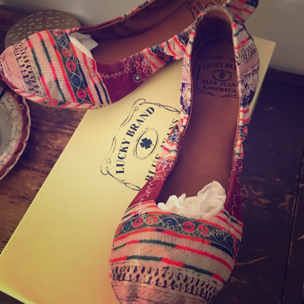 Lucky brand tapestry print 6M  Flats